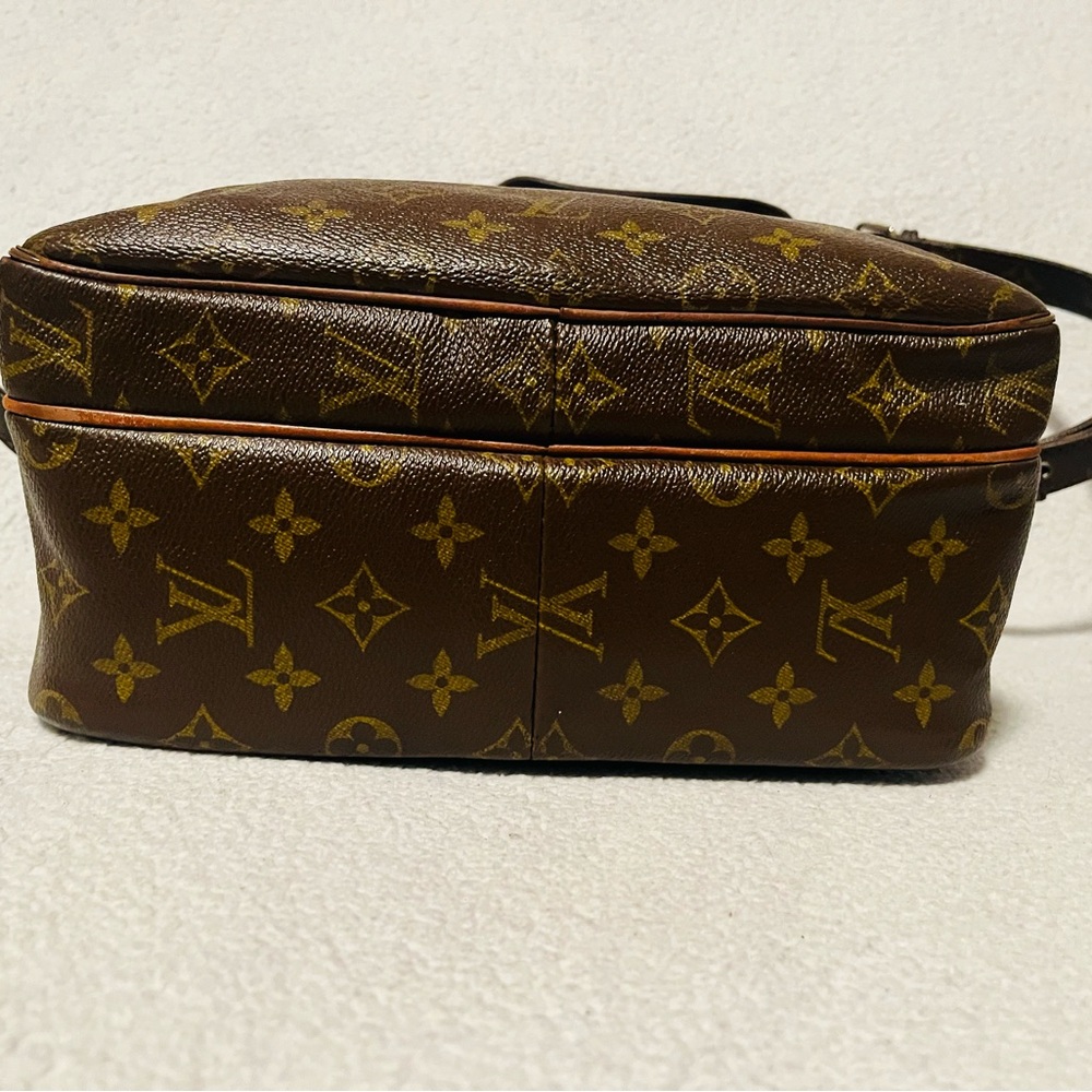 Louis Vuitton Nile Vintage Shoulder Bag - Picture 14 of 16
